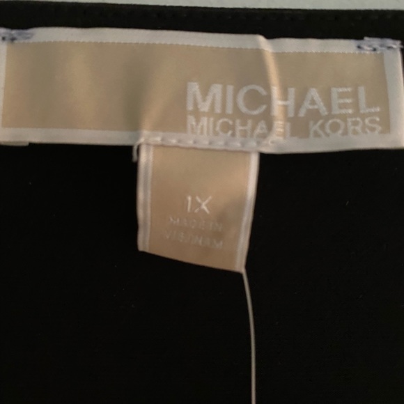 MICHAEL Michael Kors Black Asymmetrical Top Plus 1x Gold Circle Monogram NWT - Picture 3 of 8
